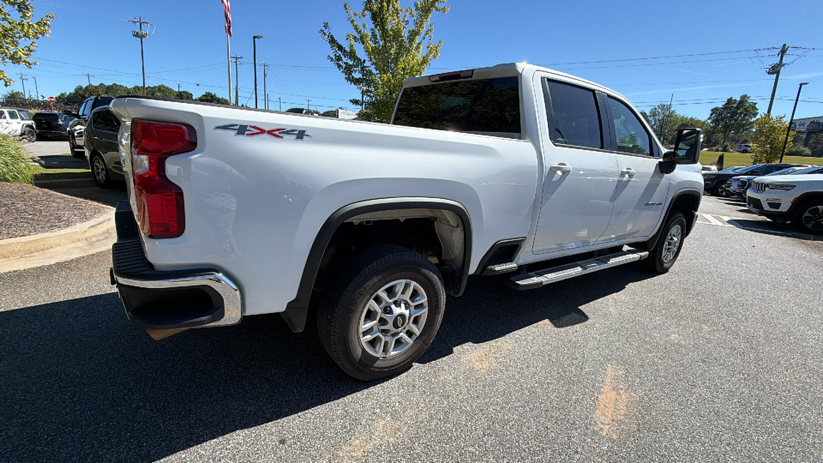 Used 2025 Chevrolet Silverado 2500 LT w/ Convenience Package AWD/4WD image 8
