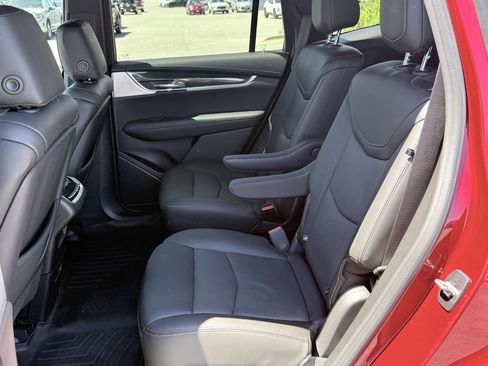 Used 2024 Cadillac XT6 Sport w/ Technology Package AWD/4WD image 14