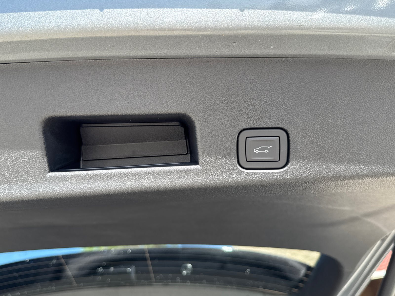 Used 2026 GMC Acadia Denali Ultimate w/ LPO, Floor Liner Package AWD/4WD image 11