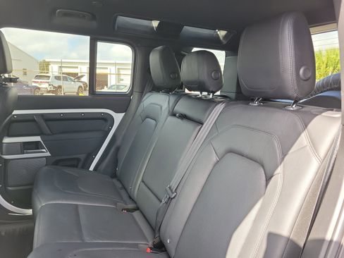 Used 2023 Land Rover Defender 110 S image 10