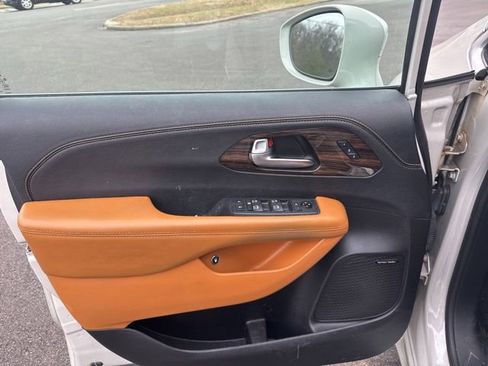 Used 2021 Chrysler Pacifica Pinnacle image 12