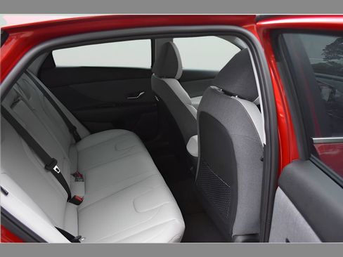 New 2026 Hyundai Elantra Limited FWD image 15