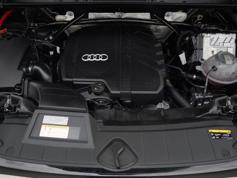 Used 2023 Audi Q5 2.0T Premium w/ Convenience Package AWD/4WD image 13