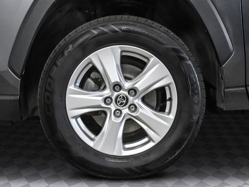 Used 2021 Toyota RAV4 XLE w/ Convenience Package image 30