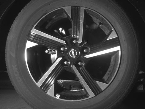 Used 2025 Nissan Sentra SV FWD image 14