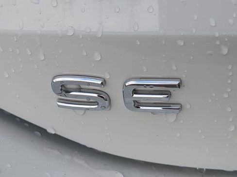 New 2026 Volkswagen Tiguan SE image 11