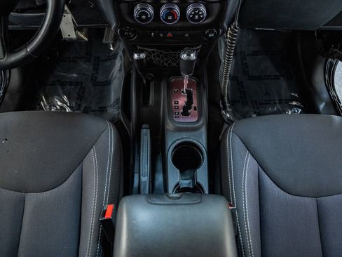 Used 2014 Jeep Wrangler Unlimited Rubicon w/ Connectivity Group image 30