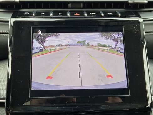 Used 2023 Jeep Grand Cherokee Laredo w/ Luxury Tech Group I AWD/4WD image 20