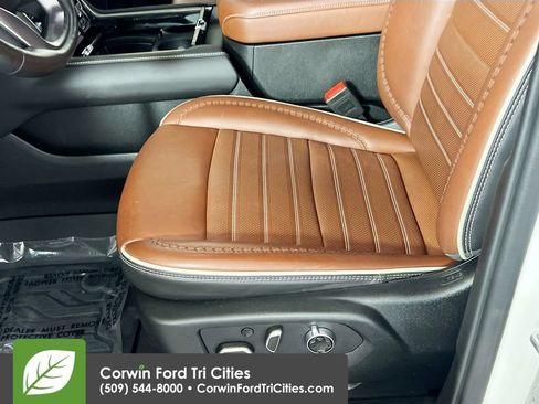 Used 2024 GMC Yukon Denali Ultimate AWD/4WD image 25