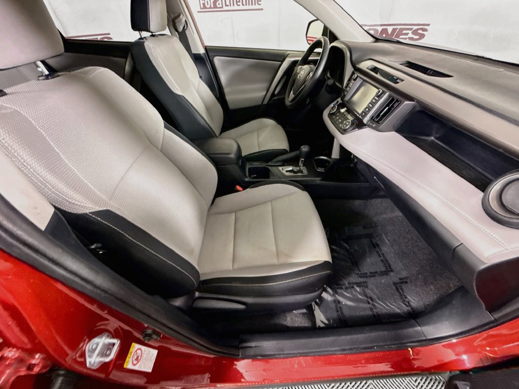 Used 2017 Toyota RAV4 XLE FWD image 30