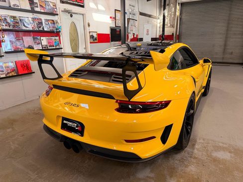 Used 2019 Porsche 911 GT3 RS RWD image 6