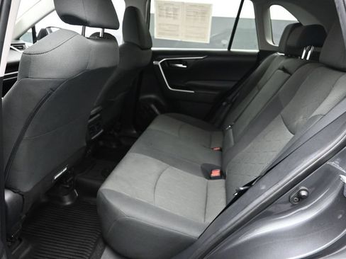 Used 2021 Toyota RAV4 XLE AWD/4WD image 13