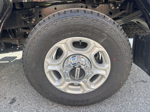 New 2025 Ford F350 XLT w/ FX4 Off-Road Package image 11