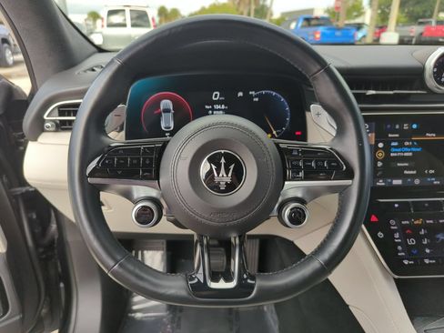 Used 2023 Maserati Grecale Modena AWD/4WD image 10