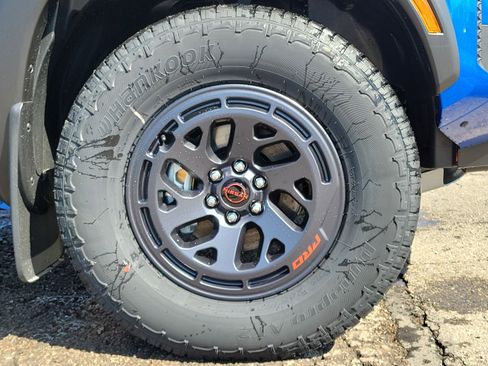 Used 2025 Nissan Frontier PRO-4X w/ Pro Premium Package image 5