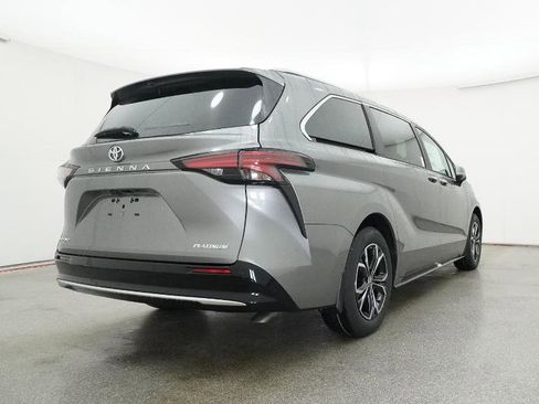 New 2026 Toyota Sienna Platinum image 42