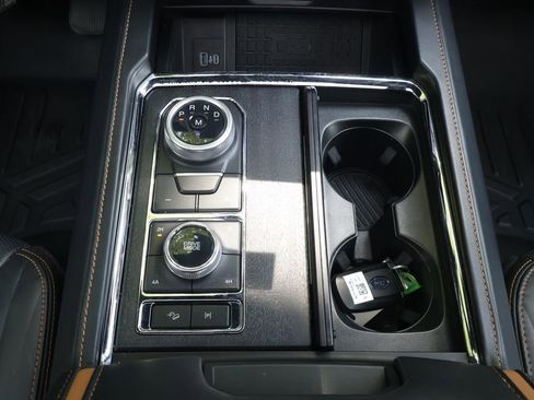 Used 2022 Ford Expedition Platinum AWD/4WD image 19