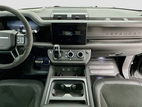 Used 2024 Land Rover Defender 90 V8 AWD/4WD image 15