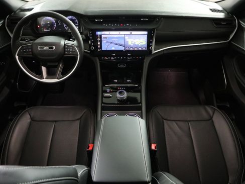 New 2026 Jeep Grand Cherokee Limited image 17