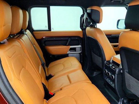 Used 2023 Land Rover Defender 130 SE AWD/4WD image 24