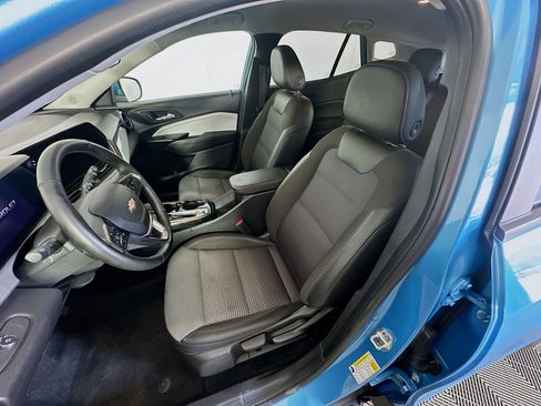 Used 2025 Chevrolet Trax LT w/ Driver Confidence Package image 13
