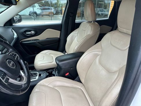 Used 2016 Jeep Cherokee Limited AWD/4WD image 24