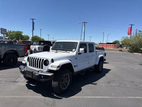 Used 2023 Jeep Gladiator Overland AWD/4WD image 1