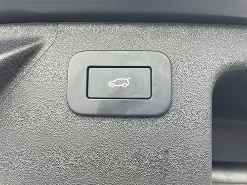 Certified 2025 Land Rover Discovery Sport S AWD/4WD image 37