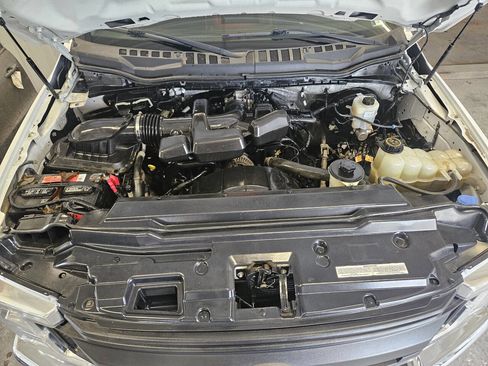 Used 2019 Ford F250 XL w/ Power Equipment Group AWD/4WD image 14