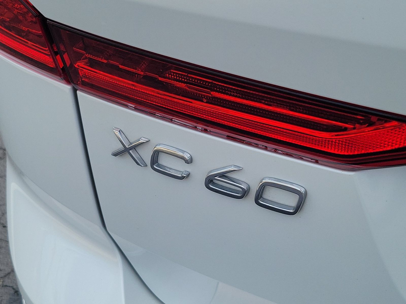 Used 2020 Volvo XC60 T5 Inscription w/ Protection Package Premier FWD image 10