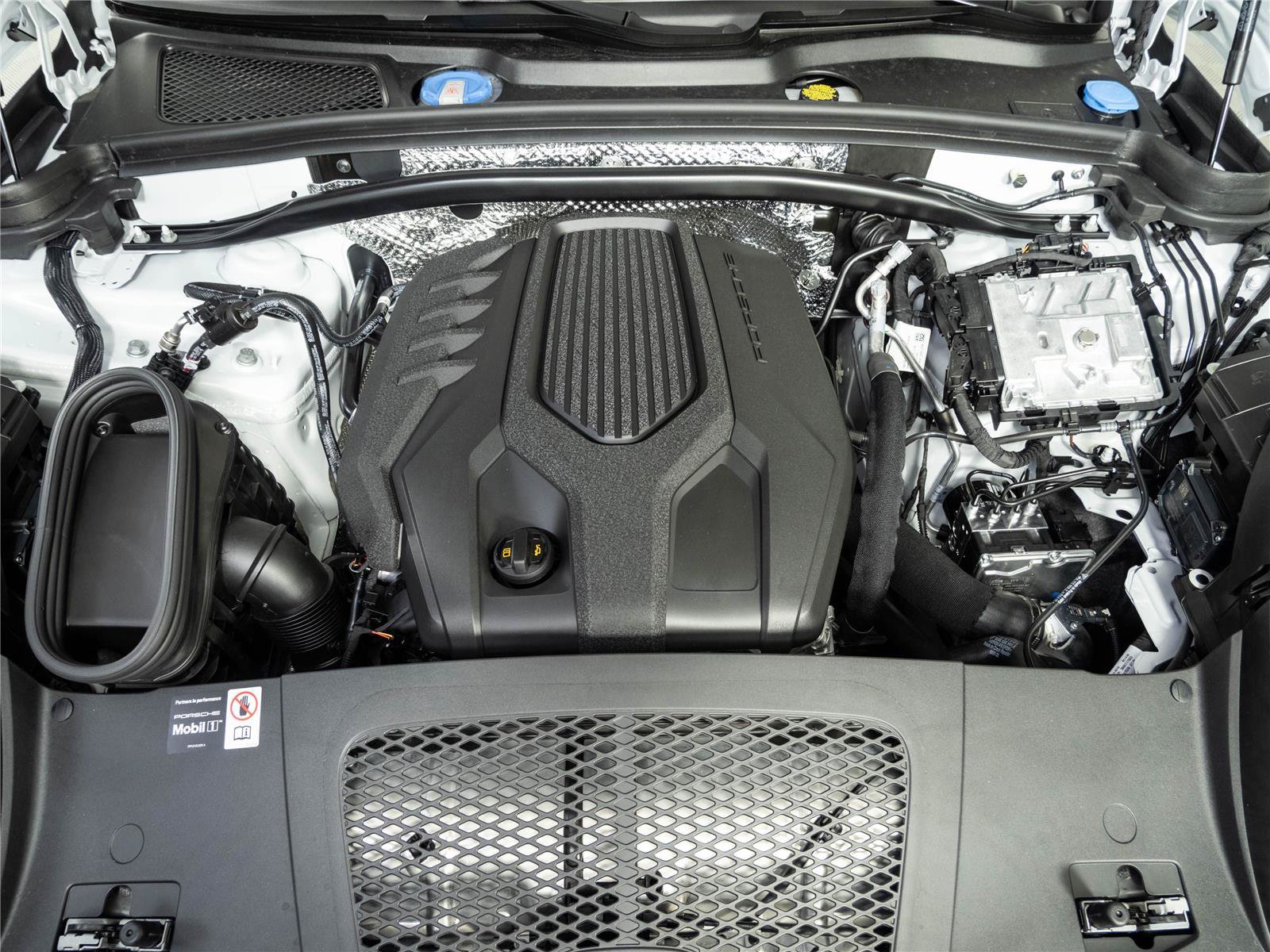 New 2026 Porsche Macan Turbo AWD/4WD image 35