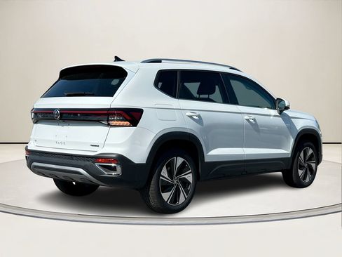 New 2026 Volkswagen Taos SE AWD/4WD image 3