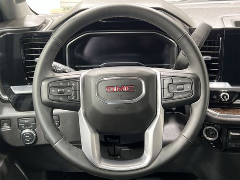 Used 2023 GMC Sierra 1500 SLE image 14