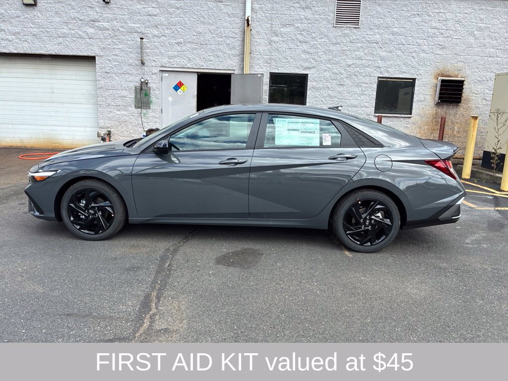 New 2026 Hyundai Elantra SEL Sport FWD image 4