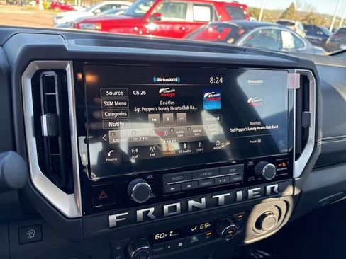 Used 2025 Nissan Frontier SV w/ SV Convenience Package RWD image 12