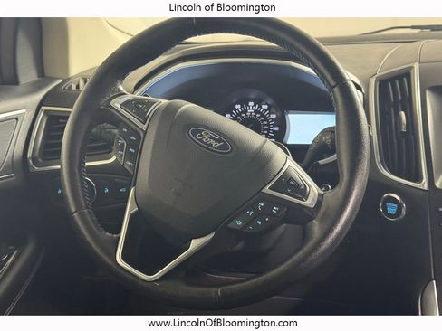 Used 2018 Ford Edge Titanium w/ Equipment Group 301A AWD/4WD image 22