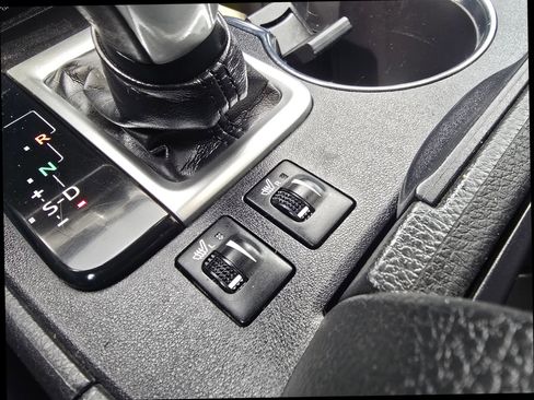 Used 2019 Toyota Highlander XLE image 34