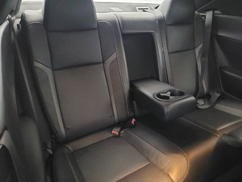 Used 2015 Dodge Challenger SXT Plus image 19