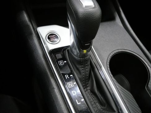 Used 2025 Nissan Altima 2.5 SV FWD image 22