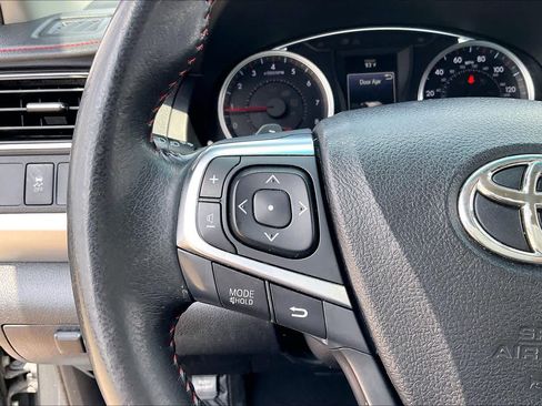 Used 2017 Toyota Camry SE FWD image 22