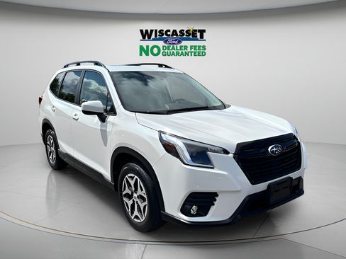 Used 2024 Subaru Forester Premium AWD/4WD image 1