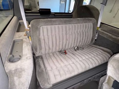 Used 1993 Chevrolet Suburban 4WD image 14