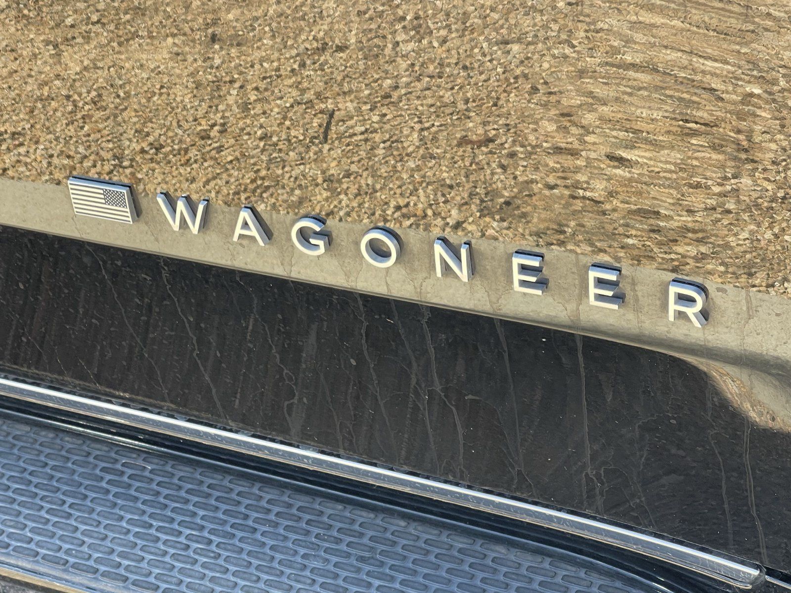 Used 2024 Jeep Wagoneer L Series II w/ Flexible Seating Group RWD image 5