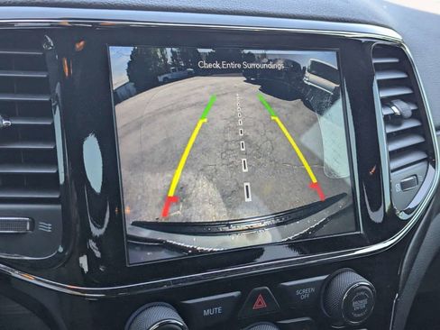 Used 2021 Jeep Grand Cherokee Laredo X image 21