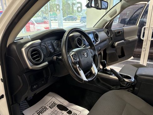 Used 2019 Toyota Tacoma SR5 RWD image 13