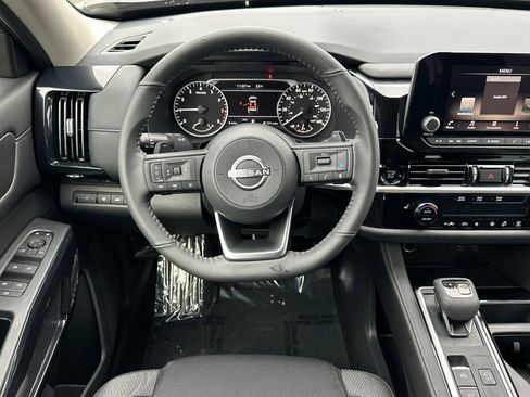 New 2025 Nissan Pathfinder SV w/ SV Premium Package image 17