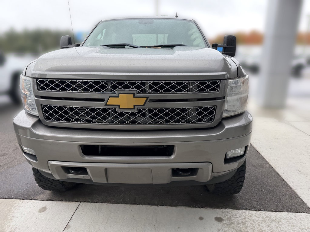 Used 2012 Chevrolet Silverado 2500 LT w/ Z71 Appearance Package AWD/4WD image 3