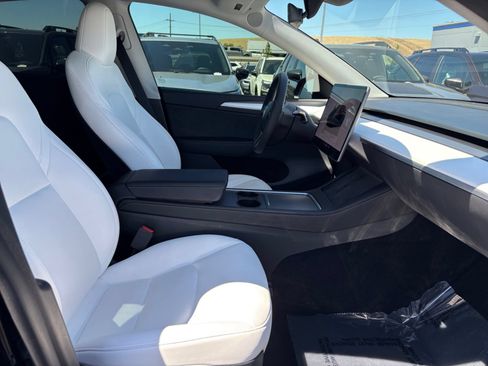 Used 2023 Tesla Model Y Performance AWD/4WD image 16