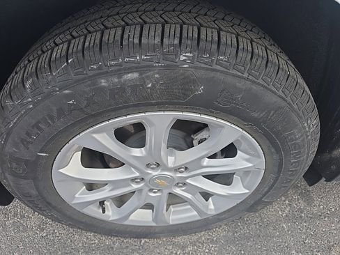 Used 2019 Chevrolet Equinox LT image 4