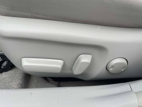 Used 2017 Toyota Camry XLE FWD image 21
